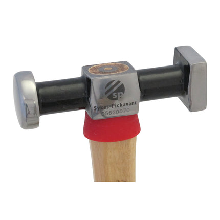 05620000 close up of hammer head