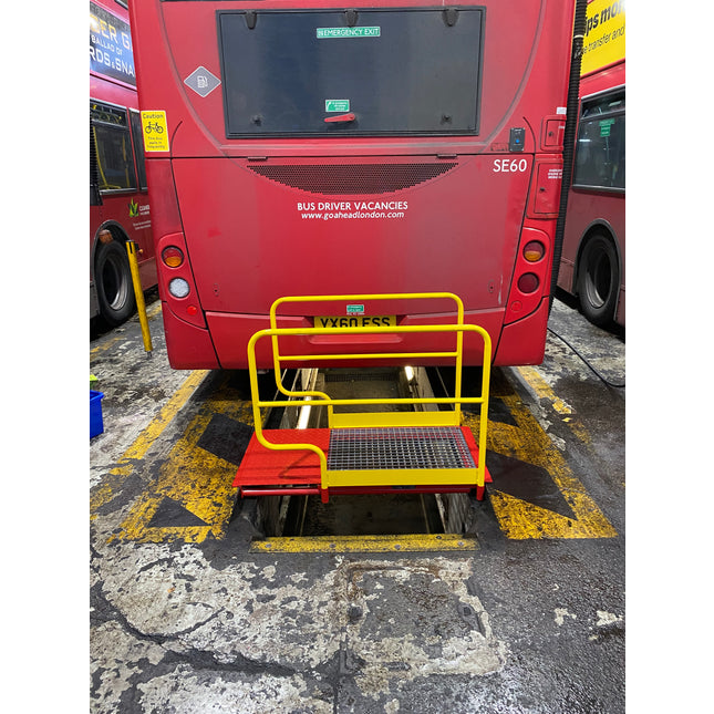 51060500 - Pit Bridge with Hand Rail- Rail Type